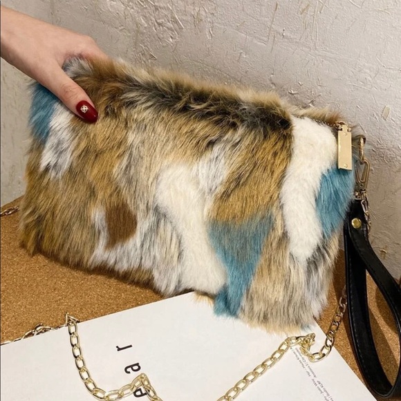 Handbags - Fur Clutch